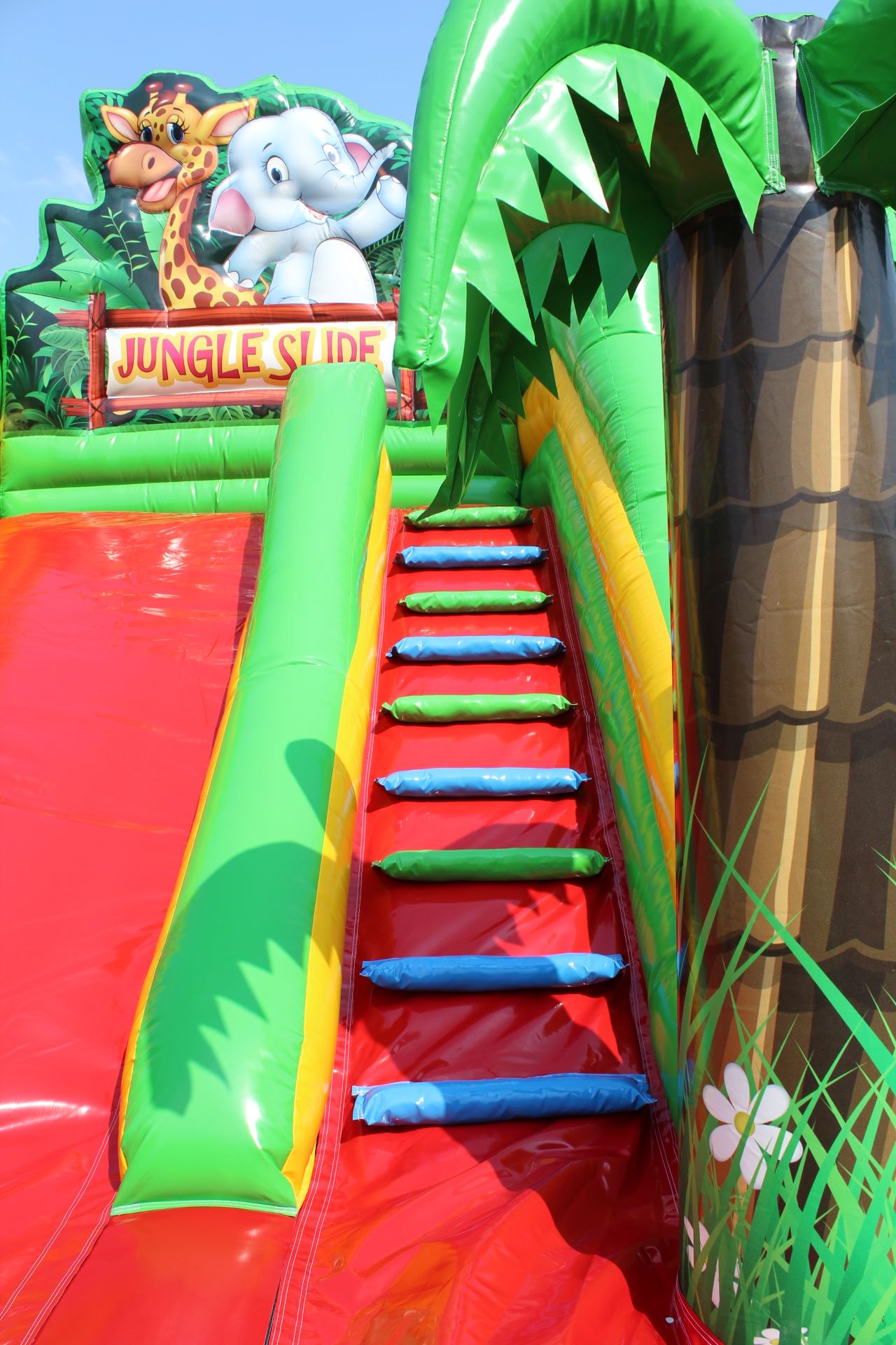 dmuchana-zjezdzalnia-party4you-atrakcje-dla-kazdego